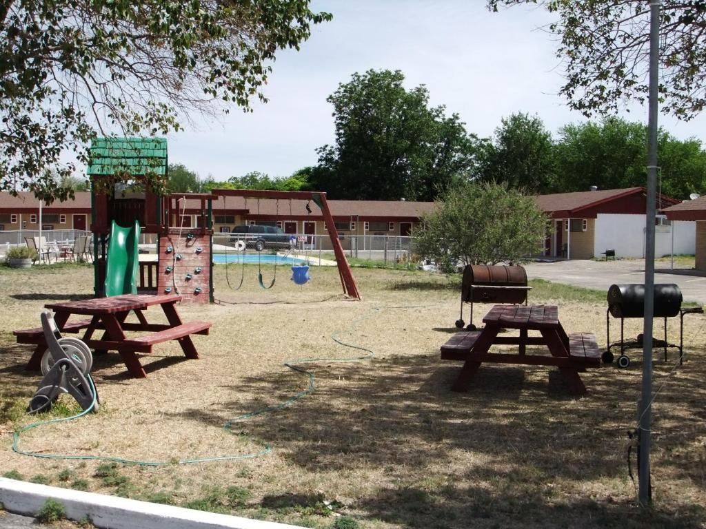 The Hills Motel Junction Exterior photo
